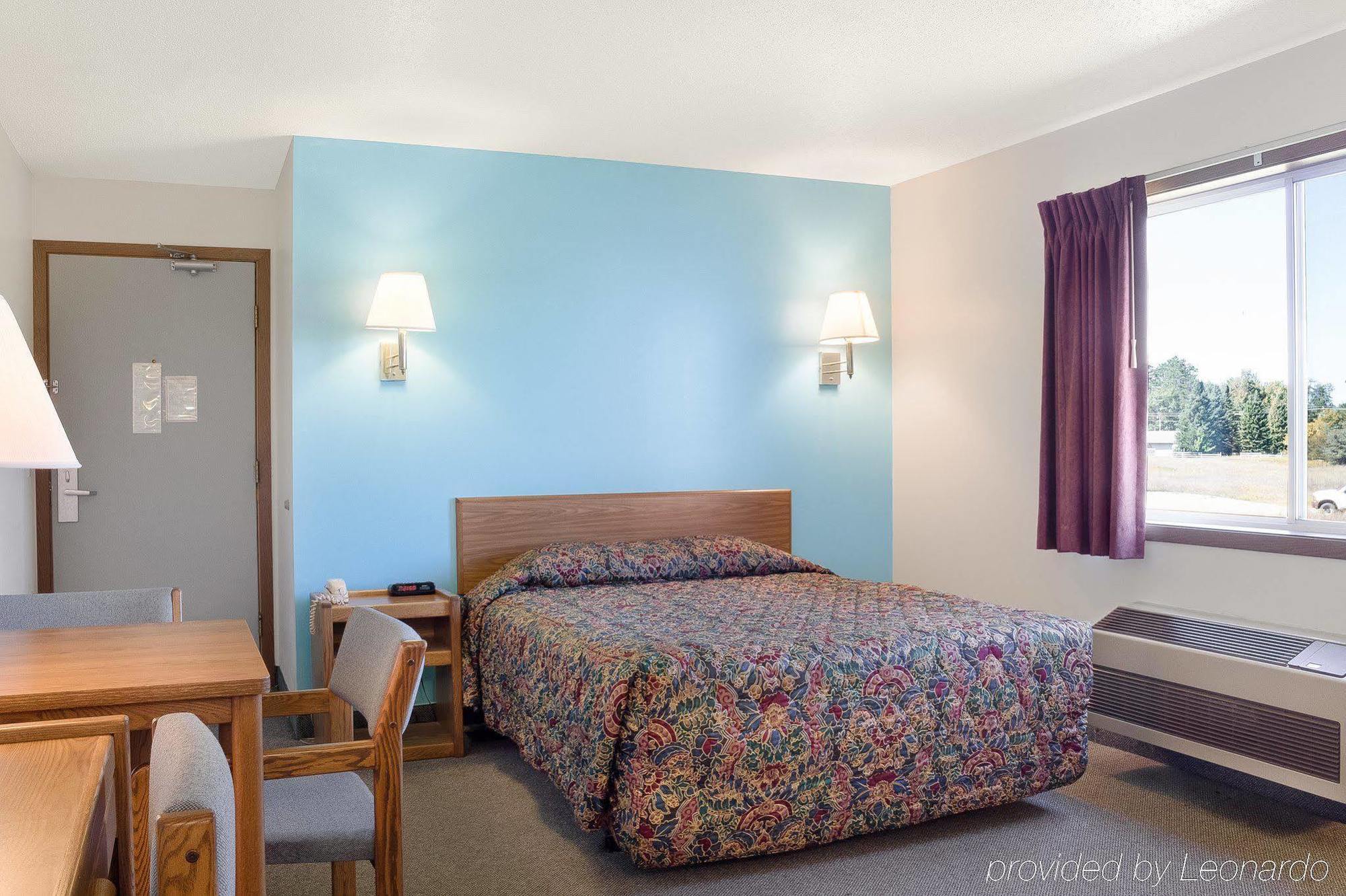 Rodeway Inn Пайн-Ривер Экстерьер фото
